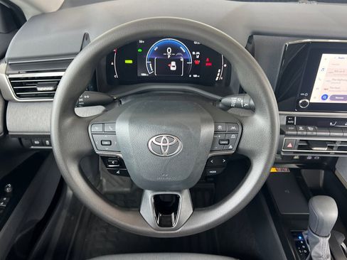 Used 2026 Toyota Camry LE image 18