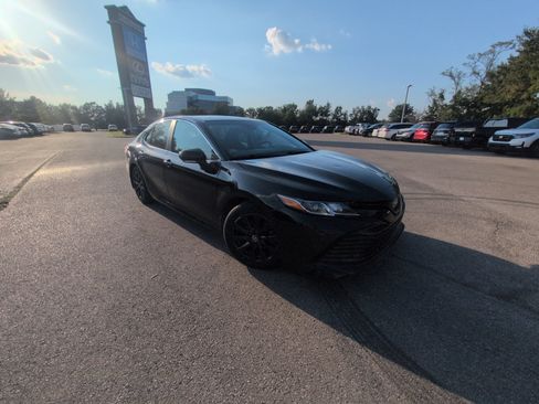 Used 2020 Toyota Camry LE w/ Convenience Package FWD image 16