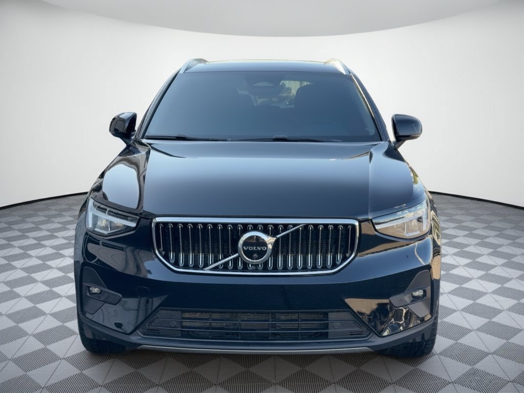 Used 2023 Volvo XC40 B5 Plus w/ Driver Assist Package AWD/4WD image 6