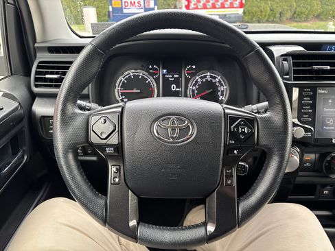Certified 2023 Toyota 4Runner TRD Off-Road Premium w/ Off Road Premium Plus Package AWD/4WD image 18