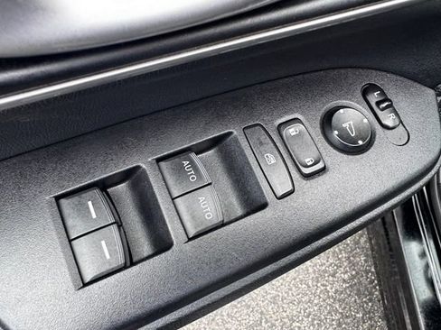 Used 2021 Honda CR-V Touring image 17