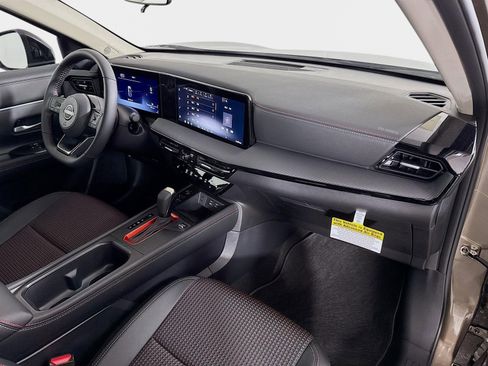 New 2026 Nissan Kicks SR FWD image 28