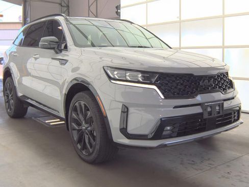 Used 2022 Kia Sorento SX AWD/4WD image 2