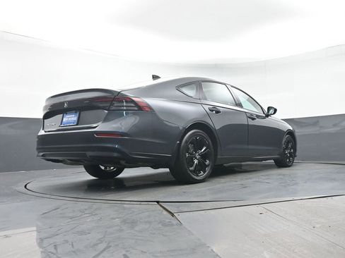Used 2025 Honda Accord SE image 36