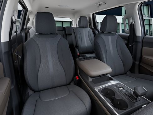 New 2026 Kia Carnival LX FWD image 16