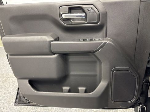 Used 2023 Chevrolet Silverado 1500 Custom image 22
