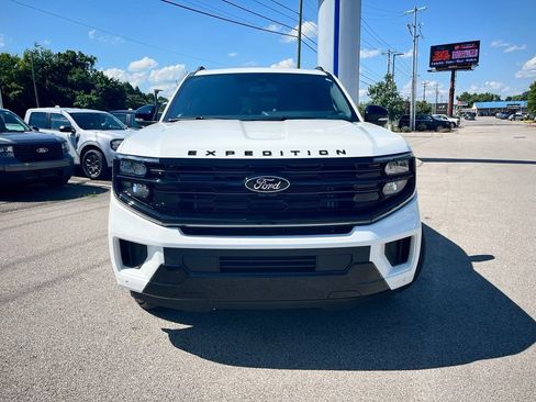 New 2026 Ford Expedition Max Platinum w/ Stealth Performance Package AWD/4WD image 2
