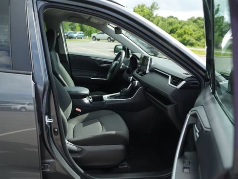 Used 2024 Toyota RAV4 XLE FWD image 19