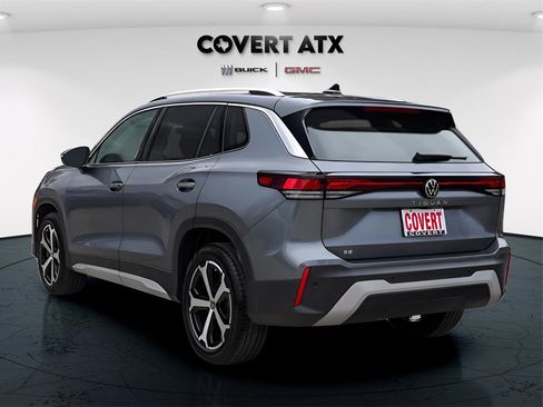 Used 2025 Volkswagen Tiguan SE image 5