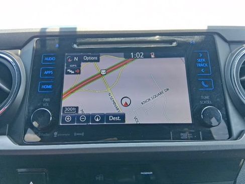 Used 2017 Toyota Tacoma TRD Sport w/ Tow Package (A/T) AWD/4WD image 30