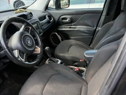 Used 2016 Jeep Renegade 75th Anniversary FWD image 6