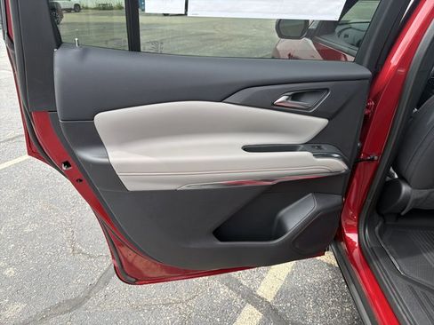 New 2026 Chevrolet Traverse LT w/ Driver Confidence Package AWD/4WD image 23