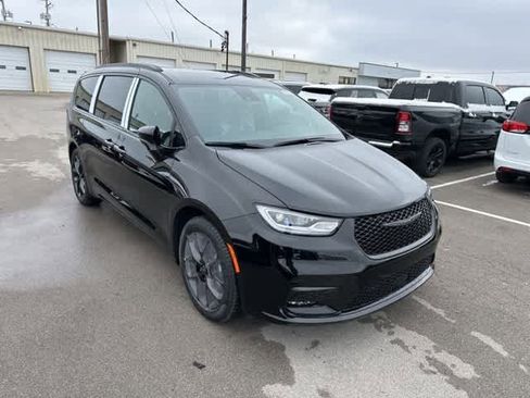 New 2026 Chrysler Pacifica Select image 21