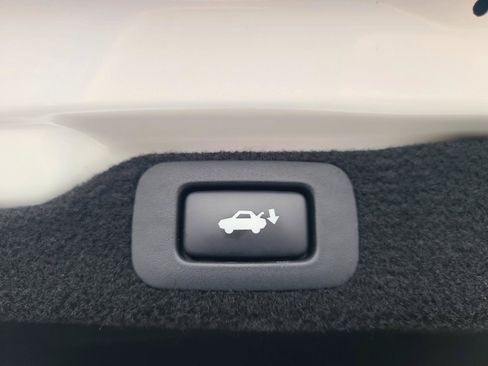 Used 2017 Lexus GS 200t w/ Premium Package RWD image 20