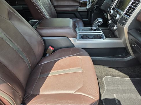Used 2015 Ford F150 Platinum w/ Equipment Group 701A Luxury AWD/4WD image 10