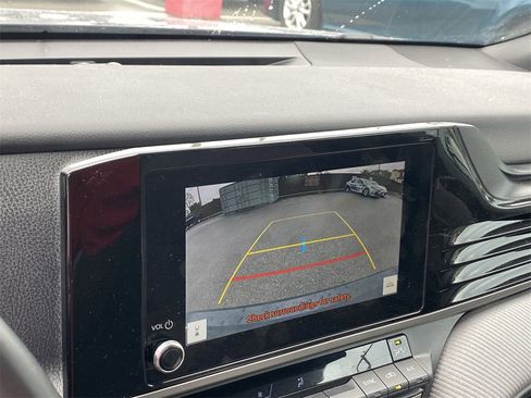 Certified 2025 Toyota Camry SE w/ Convenience Package image 10