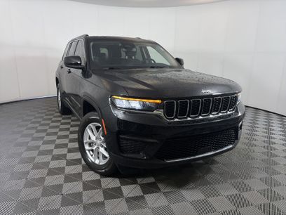 Used 2023 Jeep Grand Cherokee Laredo w/ Luxury Tech Group I
