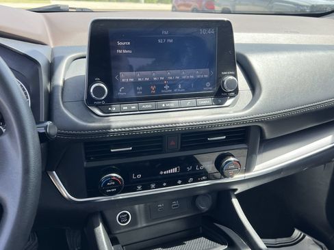 Used 2023 Nissan Rogue SV AWD/4WD image 14