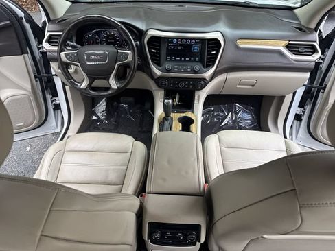 Used 2018 GMC Acadia Denali w/ Technology Package FWD image 9