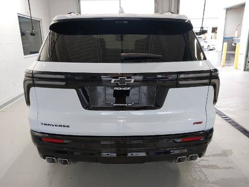 New 2026 Chevrolet Traverse RS w/ LPO, Floor Liner Package FWD image 33