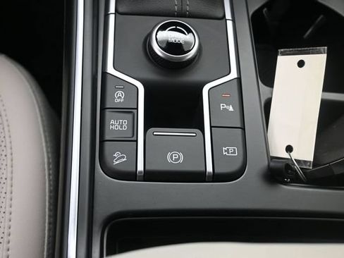 Used 2025 Kia Sorento S FWD image 17