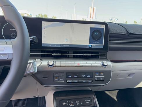 Used 2025 Hyundai Kona Limited image 20