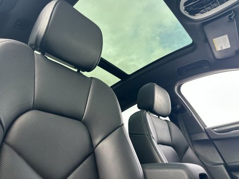 Certified 2025 Porsche Macan image 17
