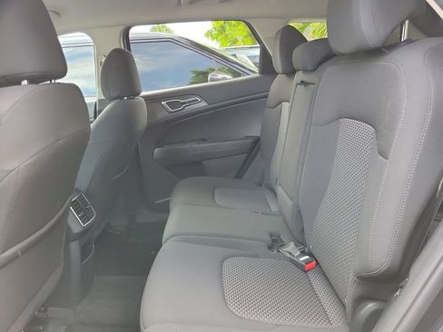 Certified 2023 Kia Sportage LX FWD image 9