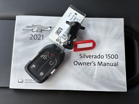 Used 2021 Chevrolet Silverado 1500 LT image 26