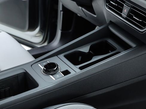 New 2026 Volkswagen Tiguan SE R-Line image 34