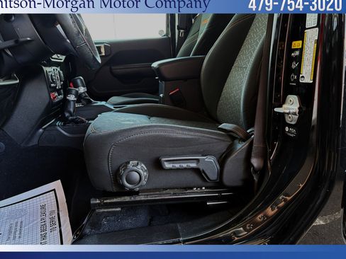 Used 2022 Jeep Gladiator Mojave w/ Cold Weather Group image 12