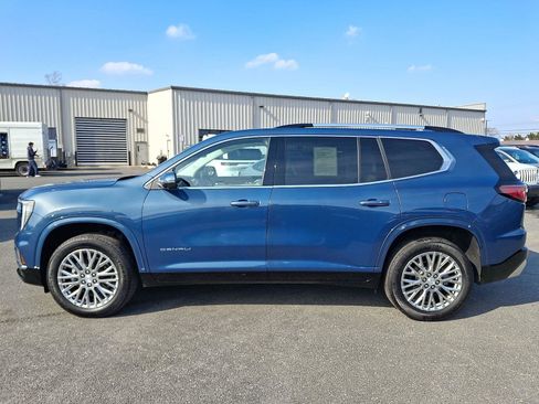 Used 2024 GMC Acadia Denali image 11