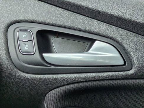 Used 2015 Ford Focus SE w/ SE Sport Package FWD image 31