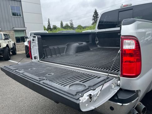 Used 2015 Ford F250 XLT w/ XLT Premium Package AWD/4WD image 26