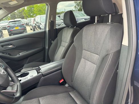 Used 2025 Nissan Rogue SV FWD image 36