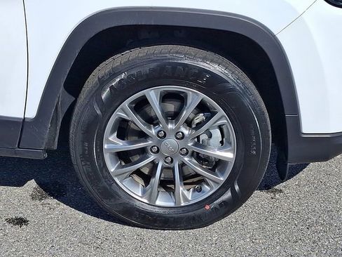 Used 2021 Jeep Cherokee Latitude Lux AWD/4WD image 8