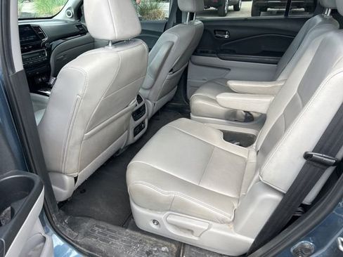 Used 2021 Honda Pilot Touring image 12