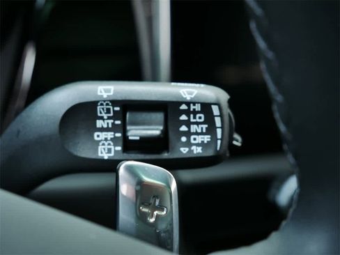 Used 2025 Porsche Macan image 23