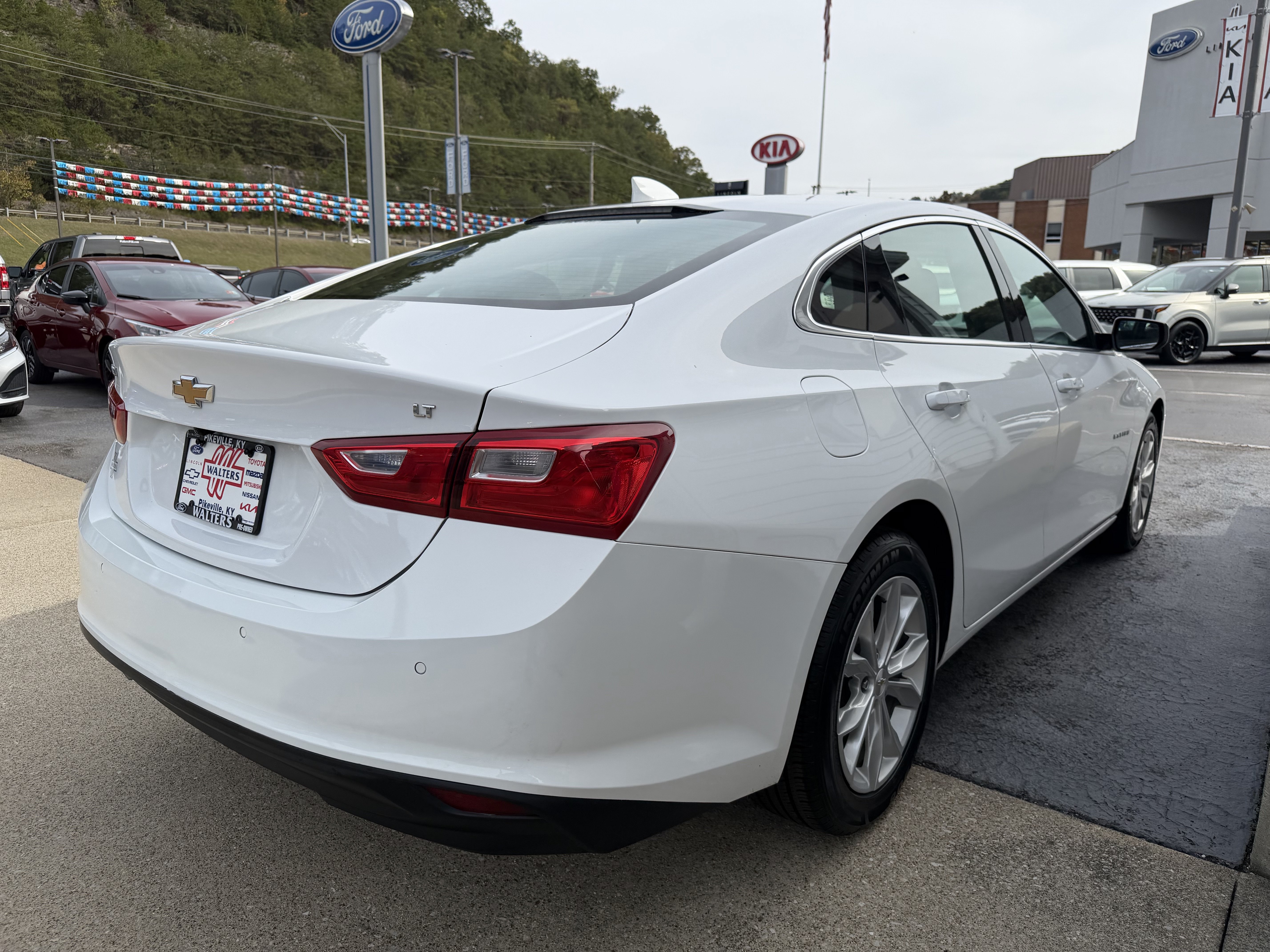 Used 2024 Chevrolet Malibu LT FWD image 7