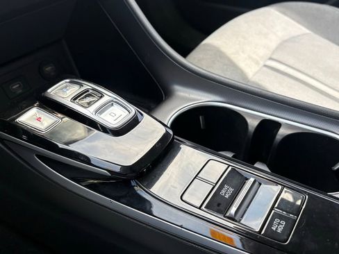 Used 2021 Hyundai Sonata SE w/ Preferred Accessory Package image 22