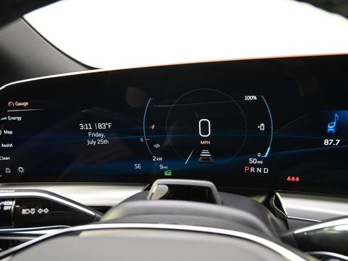 New 2025 Cadillac Lyriq Luxury image 25