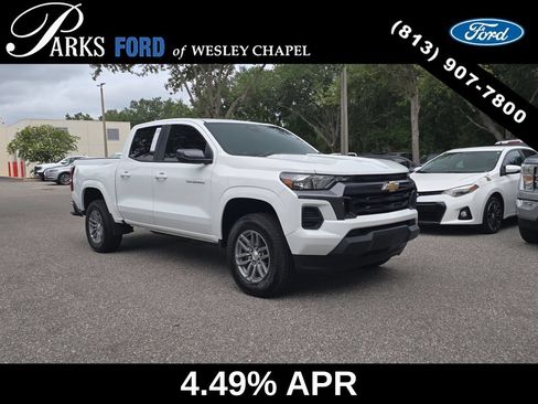 Used 2024 Chevrolet Colorado LT RWD image 1