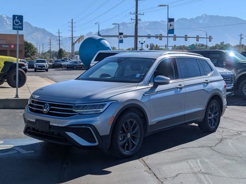 Used 2024 Volkswagen Tiguan SE AWD/4WD image 9