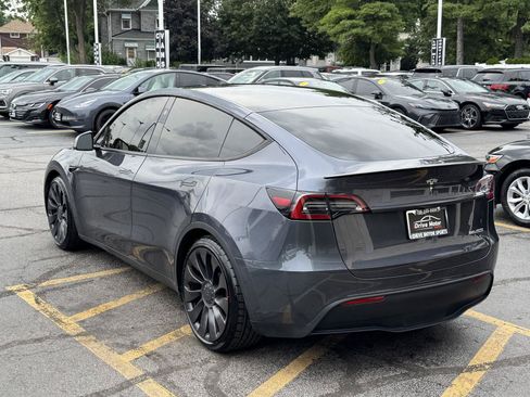Used 2023 Tesla Model Y Performance AWD/4WD image 9