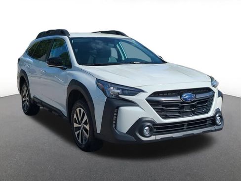 Used 2024 Subaru Outback Premium AWD/4WD image 8