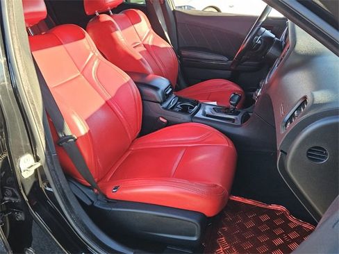 Used 2022 Dodge Charger R/T w/ Blacktop Package image 17