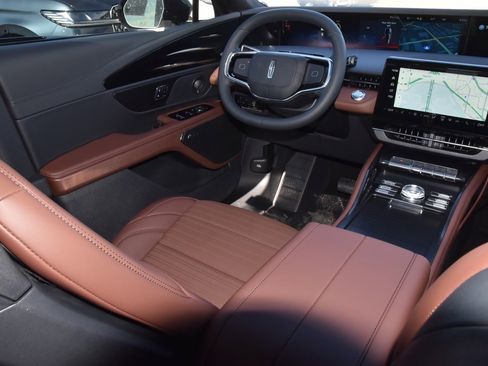 New 2026 Lincoln Nautilus Reserve w/ Jet Appearance Package image 15