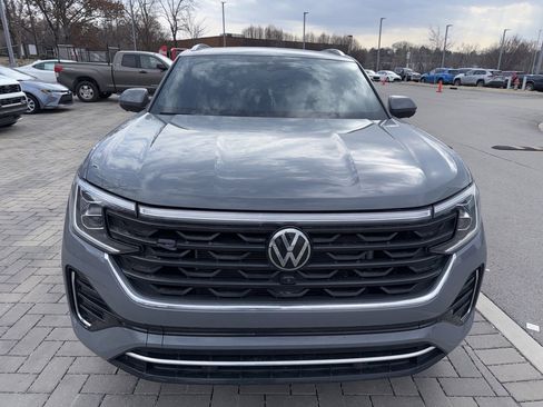 Used 2025 Volkswagen Atlas Cross Sport SEL Premium R-Line image 5