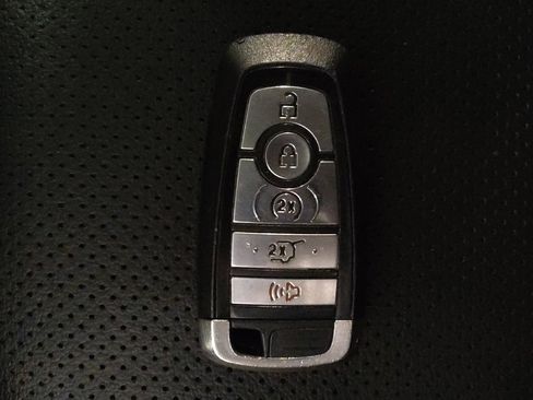 Used 2020 Ford Escape SEL image 32