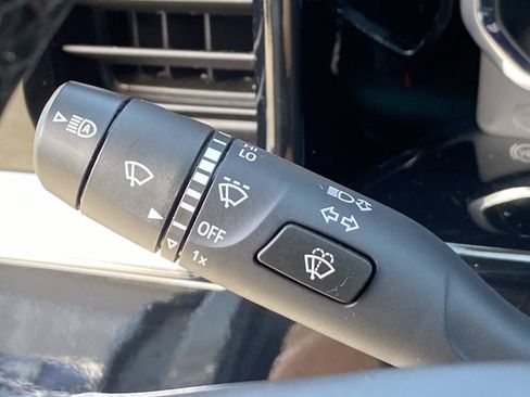 Used 2024 Chevrolet Silverado 1500 RST AWD/4WD image 19